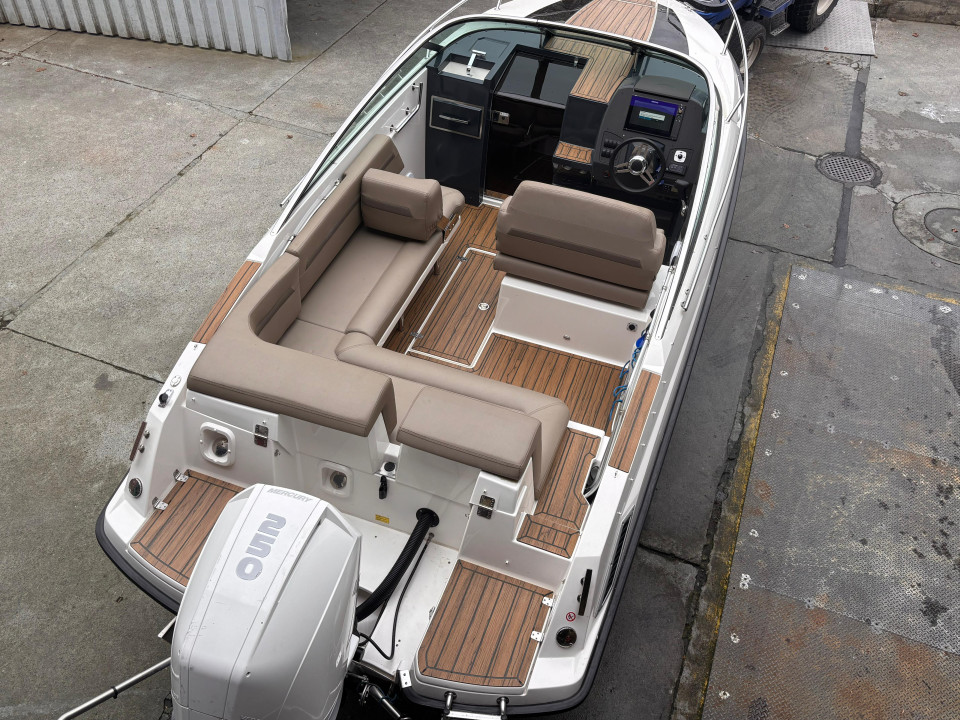 Occ. Motorboot Flipper mit Wakebordausrüstung